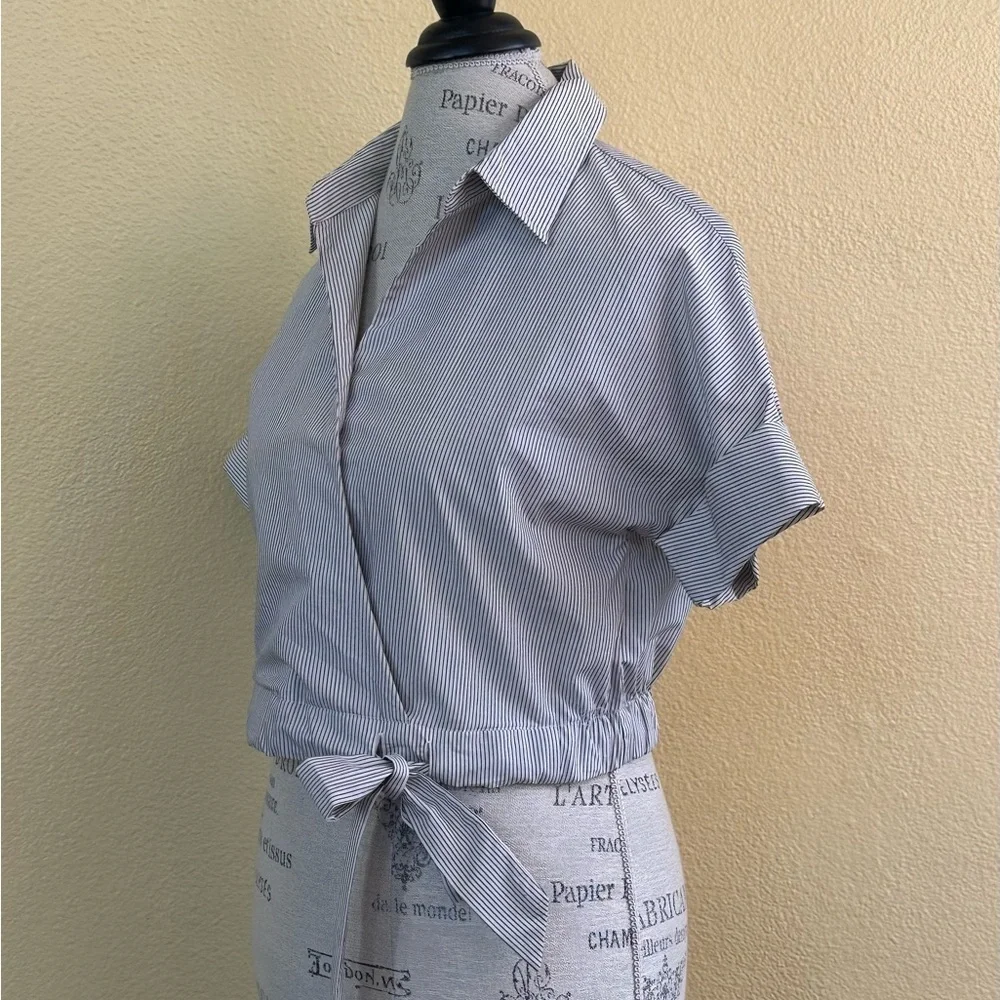 Aritzia Babaton “Ozana” Faux Wrap Striped Blouse Size Small New Without Tags! - Picture 6 of 12
